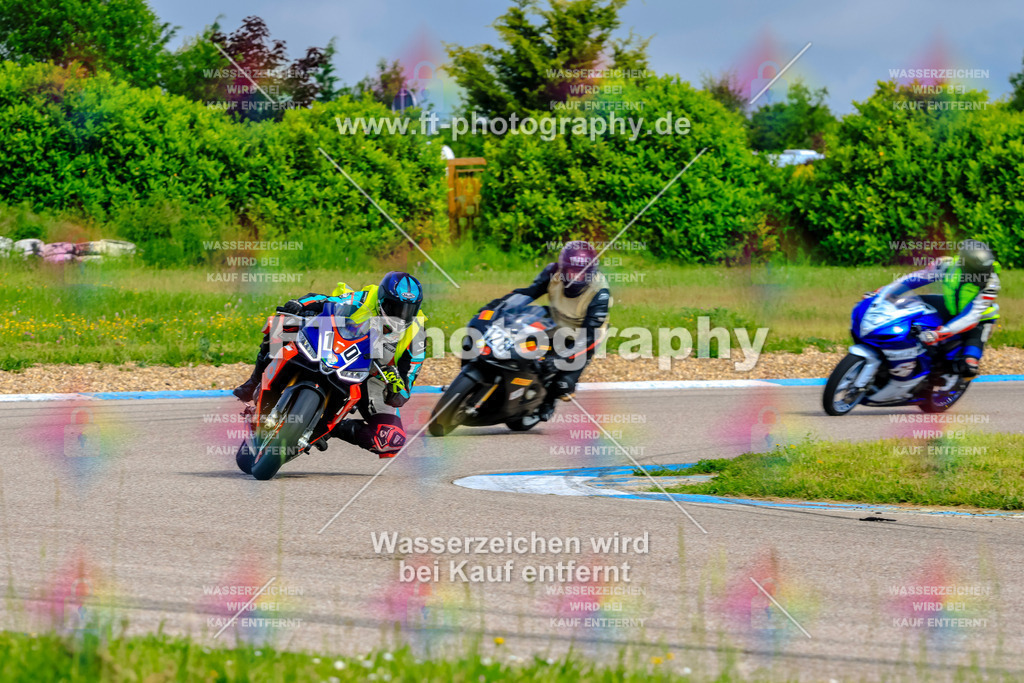 MotoTeam-8649 | Hier findet Ihr Bilder von Touristenfahrten auf der Nürburgring Nordschleife oder von anderen Veranstaltungen die ich besucht habe. Viel Spass beim Durch Schauen 