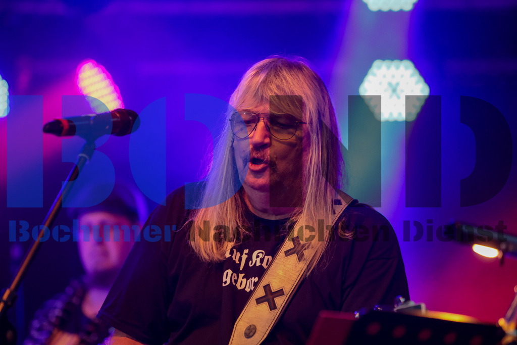 Kemnade - Family and Friends - Michael Wurst und die Tweens  {date} -  | {headline}



(Foto: Sebastian Sendlak / BOND)

 - Realisiert mit Pictrs.com