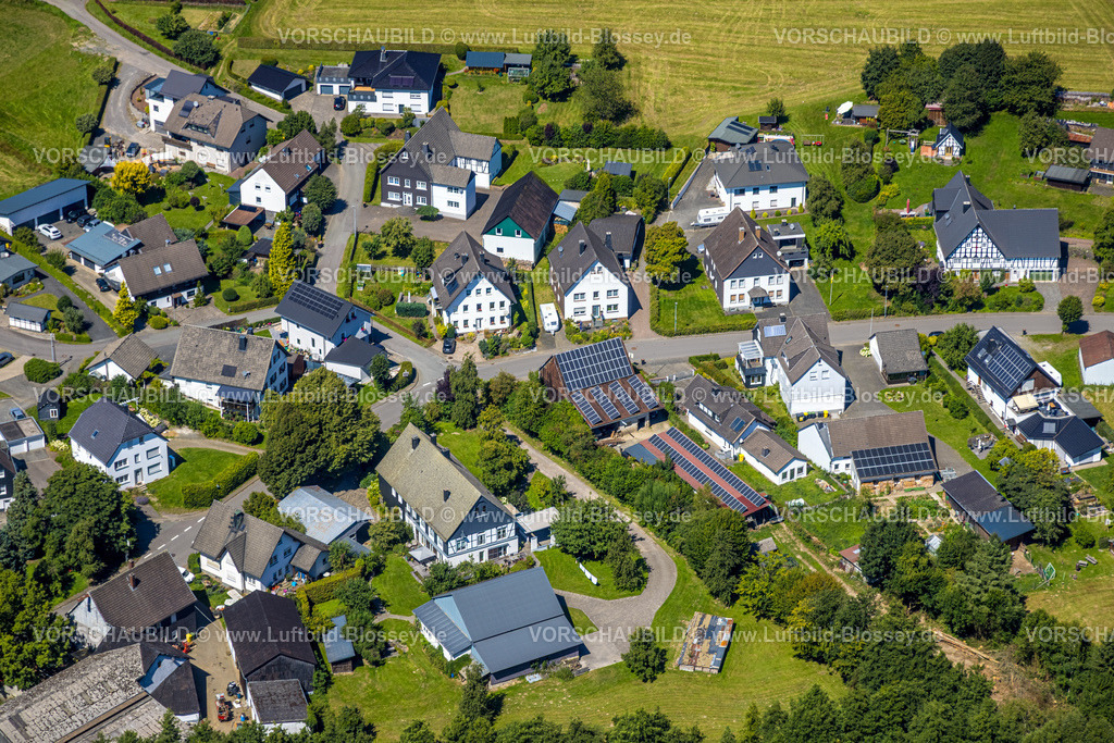 Olpe250810568 | Luftbild, Wohngebiet Ortsansicht Ortsteil Halbhusten, Drolshagen, Sauerland, Nordrhein-Westfalen, Deutschland