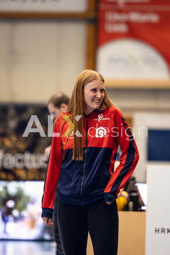 Volleyball I Frauen I Saison 2025-2026 I Volleyball NLA | Women I Round 14 I VC Kanti Schaffhausen - NLZ Volleyball Academy Zürich I 16.01.2026 | VC Kanti Schaffhausen - 3 Sydney Cole (USA) – Pass / Zuspiel - Realisiert mit Pictrs.com