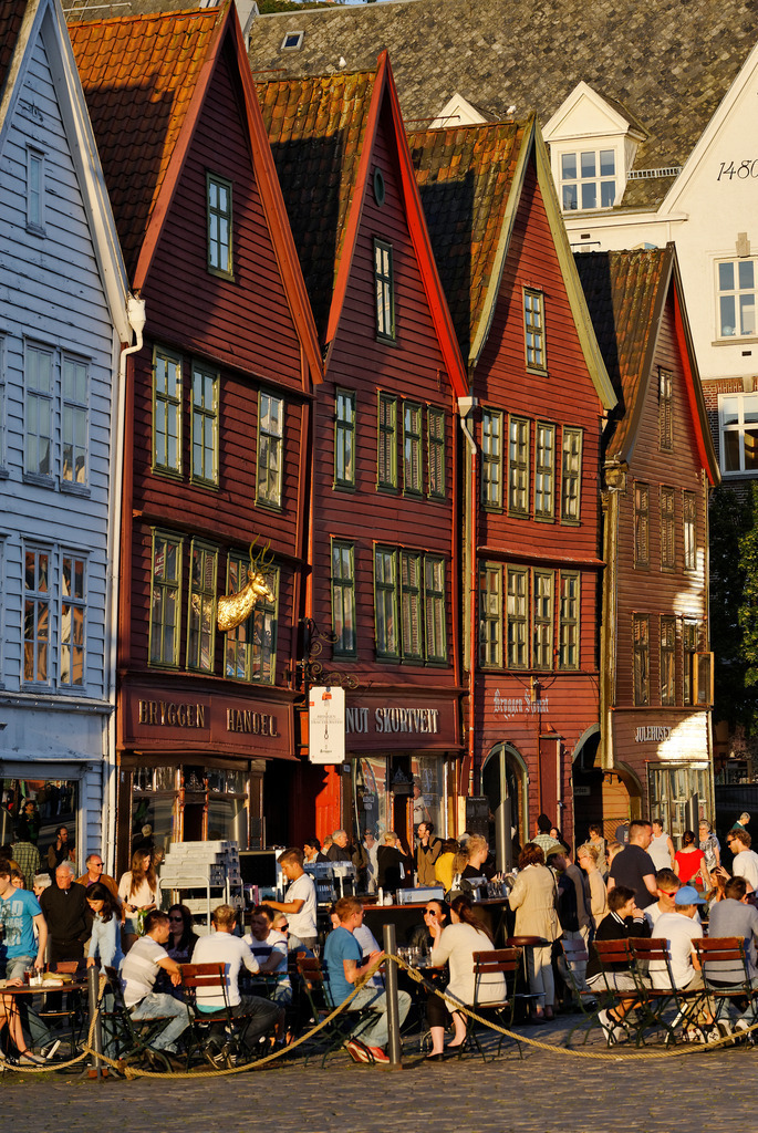 Hauszeile in Bryggen | Bergen, Norwegen - July 13, 2011: Hauszeile in Bryggen. - Realisiert mit Pictrs.com