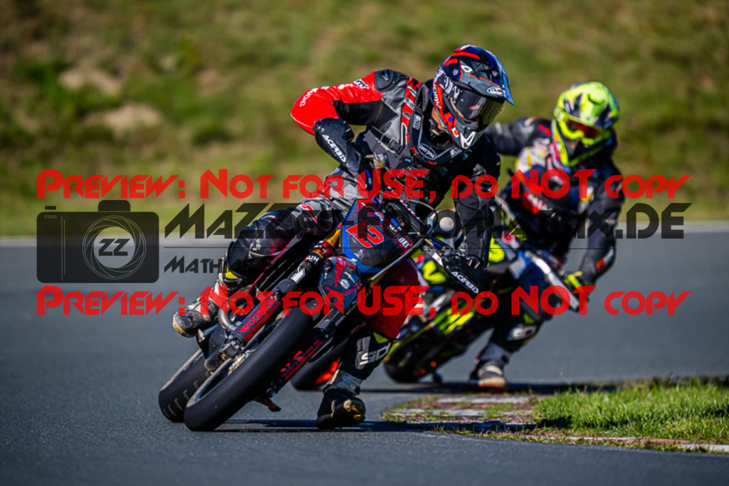 MaZZes_FotoMatrix_220904_7003 | UE40