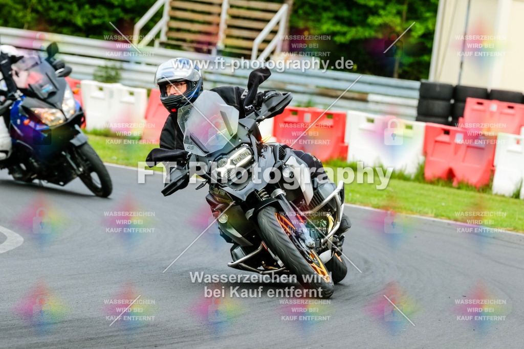 MotoTeamVBK-20148 | Hier findet Ihr Bilder von Touristenfahrten auf der Nürburgring Nordschleife oder von anderen Veranstaltungen die ich besucht habe. Viel Spass beim Durch Schauen 