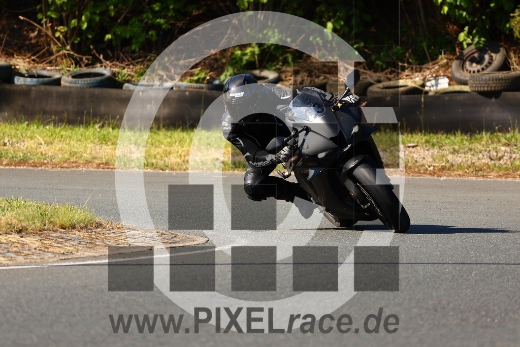 inst30-20250513_00092 | Schöne Erinnerungen an spannende Momente - das festzuhalten ist unser Job. PIXELrace.de ist seit 2003 auf den Rennstrecken Europas unterwegs um die Action draußen beim Fahren und die wunderbare Stimmung imm Fahrerlager für euch einzufangen.