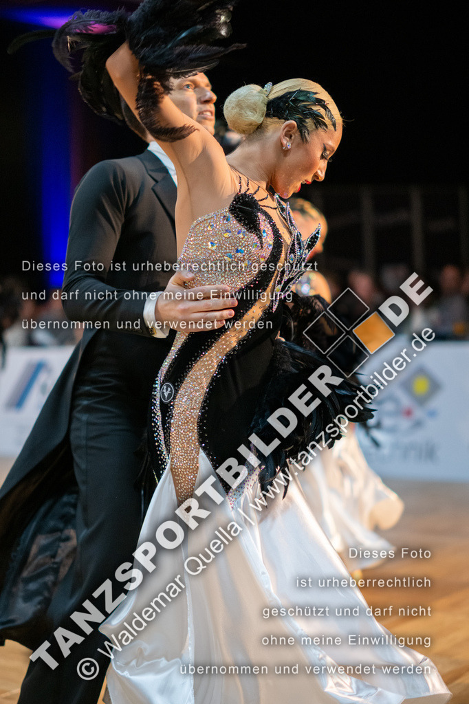 20250118-11726 | Hier finden Sie Tanz Bilder vom Latein und Standard Formationen tanzen. Sportbilder vom Tanzsport. Schöne Fotos und von Weltmeisterschaft, Europameisterschaft, Bundesliga, Regionalliga, Oberliga und Landesliga sowie von GOC Stuttgart, DanceComp, WM Bremen