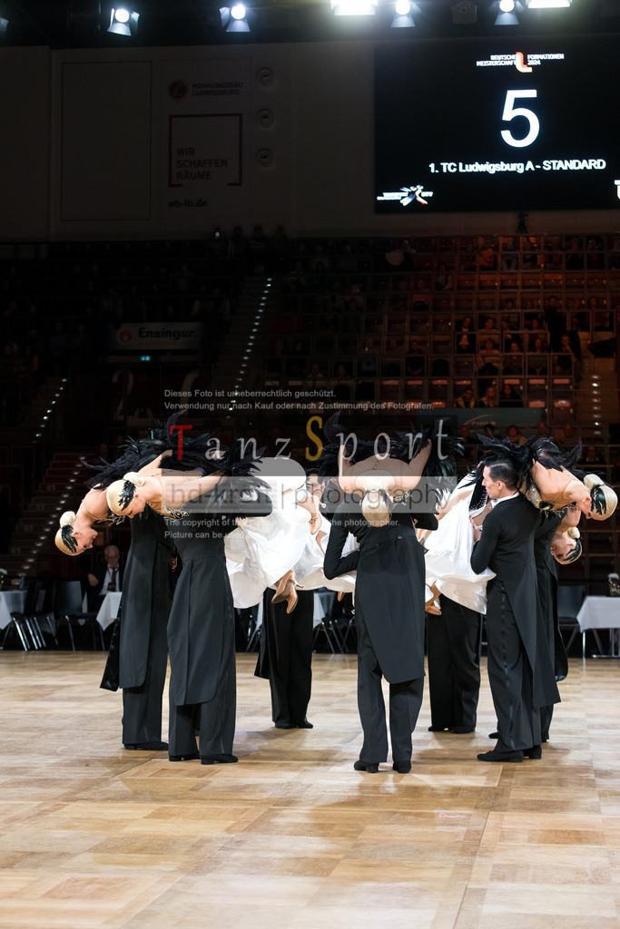 20241109_DM-Formationen_Vorrunde_2550 | Tanzsportbilder, Standardtanz, Lateintanz, WDSF, DTV, LTVB, dancecomp, goc, hessen tanzt, blaues band der spree, walzer, tango, wiener walzer, slowfox, quickstepp, samba, rumba, cha-cha-cha, paso doble. jive, hd-kroft photography, turniertanzsport