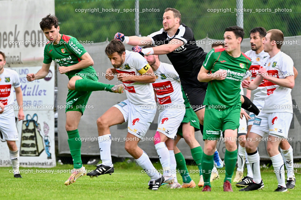 FC ASKÖ Gmünd vs. Rapid Lienz  | #18 Dominik Oberwinkler ASKÖ Gmünd, #5 Manuel Eder Rapid Lienz, #1 Julian Weiskopf Rapid Lienz, #19 Nico Payer ASKÖ Gmünd, FC ASKÖ Gmünd vs. Rapid Lienz , FC ASKÖ Gmünd vs. Rapid Lienz  am 02.06.2024 in Gmünd (Sportplatz Gmünd), Austria, (Photo by Bernd Stefan)
