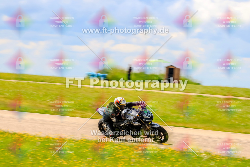 MotoTeam-0435 | Hier findet Ihr Bilder von Touristenfahrten auf der Nürburgring Nordschleife oder von anderen Veranstaltungen die ich besucht habe. Viel Spass beim Durch Schauen 