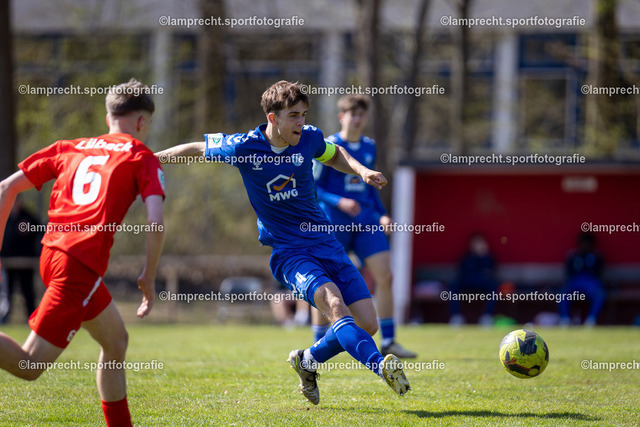 Fußball I Junioren I Saison 2025-2026 I DFB-Nachwuchsliga I 8. Spieltag I JFV Lübeck - 1. FC Magdeburg 164 | Max Kleinschmidt (4, 1. FC Magdeburg) - Realisiert mit Pictrs.com
