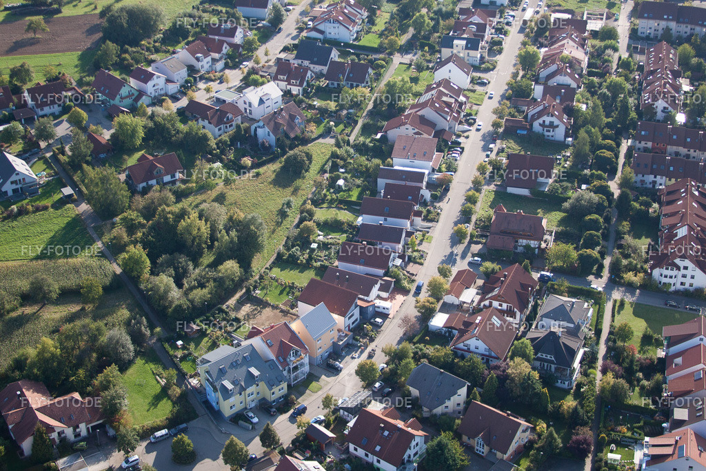 Langensteinbach, Mozartstr | Luftbild: Langensteinbach, Mozartstr im Ortsteil Langensteinbach in Karlsbad im Bundesland Baden-Württemberg in Deutschland. Foto: IMG_45210.jpg vom 21.09.2011 durch Werner Riehm/FLY-FOTO.de - Realisiert mit Pictrs.com