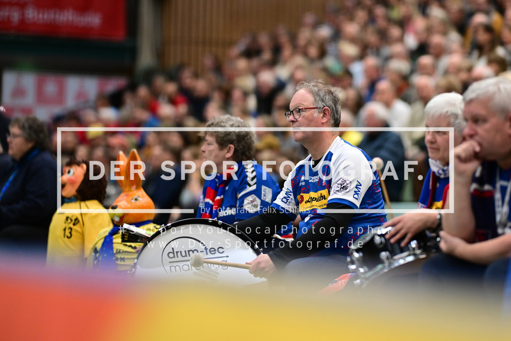 Handball I Frauen I Saison 2024-2025 I 1. HBF I 19. Spieltag I Buxtehuder SV - HSG Blomberg-Lippe I 24999 | Fans HSG Blomberg-Lippe - Realisiert mit Pictrs.com