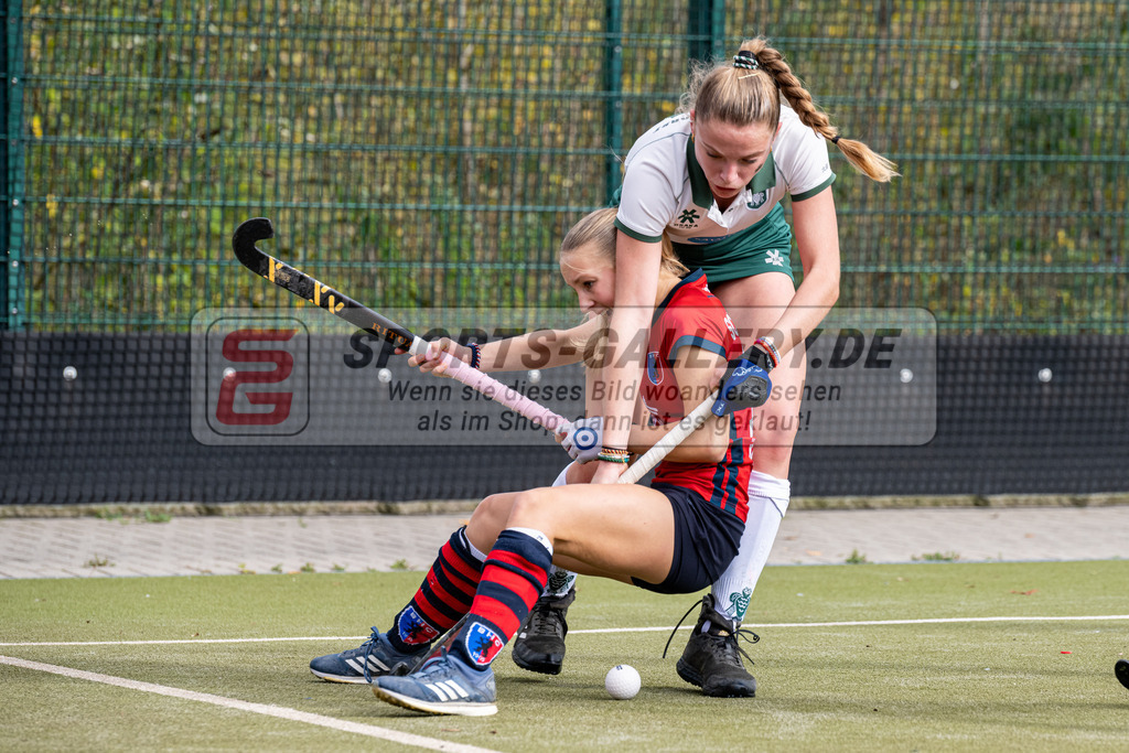 SFE_20231021_0118 | Deutsche Meisterschaft Weibliche U16 Halbfinale Uhlenhorst Mülheim - Berliner HC am 21.10.2023 in Köln (Düsseldorfer Hockeyclub 1905 e.V.), Photo: Stephan Fehrmann 2023 (Sports-Gallery)