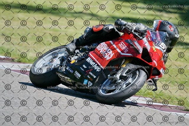26BT01-0972 | 157 - Realisiert mit Pictrs.com