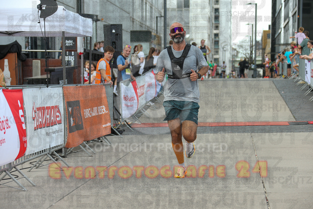 250920_1517_EX1_8795 | Sportfotografie im Rhein-Sieg Kreis, Köln, Bonn, NRW, Rheinland Pfalz, Hessen, etc. Unser Tätigkeitsfeld umfasst den Laufsport vom Volkslauf über den Marathon, Duathlon, Triathon bis zum Ultralauf wie Kölnpfad Ultra oder Schindertrail.