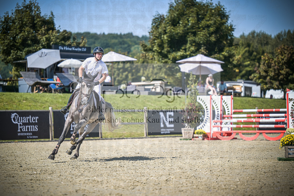 DOS_1229 | Entdecke hochwertige Reitturnierfotos von Foto Oger. Professionell, emotional und authentisch – jetzt Lieblingsmomente im Shop bestellen.Deutschlandweite Turnierfotografie. - Realisiert mit Pictrs.com