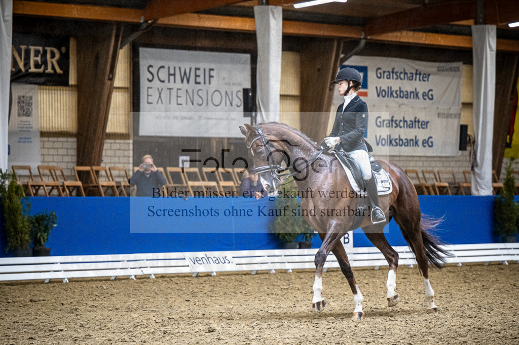 DOS_4096 | Entdecke hochwertige Reitturnierfotos von Foto Oger. Professionell, emotional und authentisch – jetzt Lieblingsmomente im Shop bestellen.Deutschlandweite Turnierfotografie. - Realisiert mit Pictrs.com