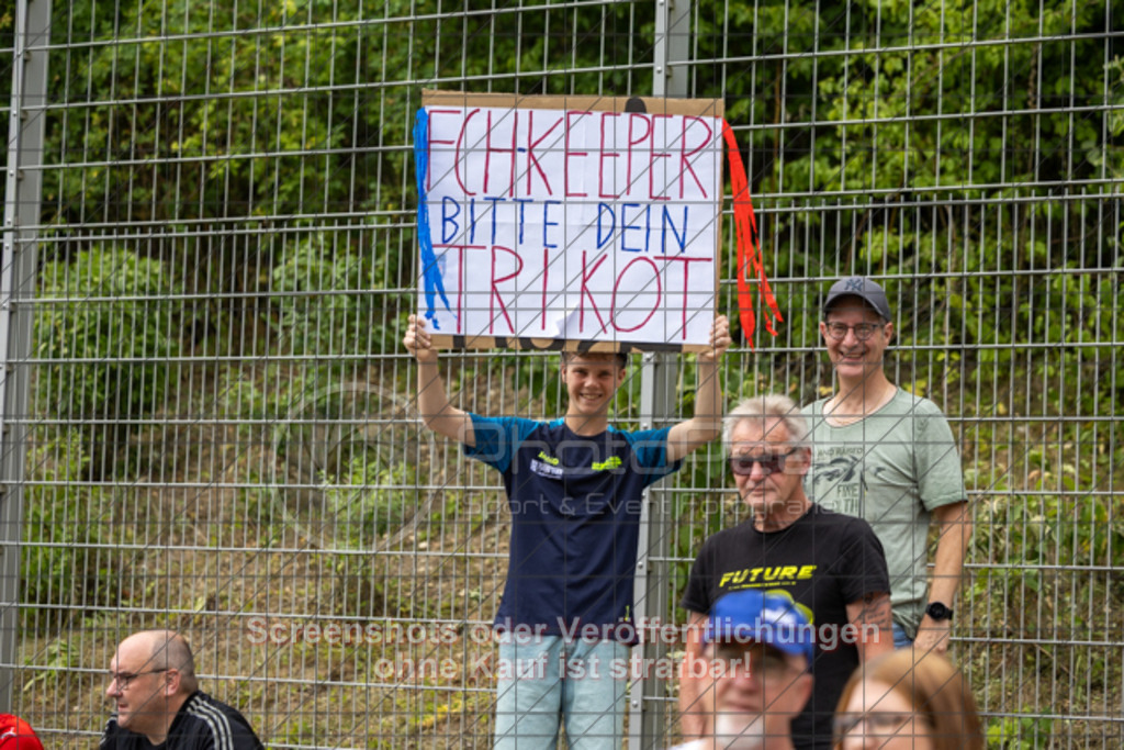 20250706_150200_0428 | #,TSG Salach (blau) vs. 1.FC Heidenheim (rot), Fußball, Freundschaftsspiel - WfV, Saison 2025/2026, Rasensportplatz, Staufenecker Str. 41, 73084 Salach, 06.07.2025 - 15:30 Uhr,Foto: PhotoPeet-Sportfotografie/Peter Harich