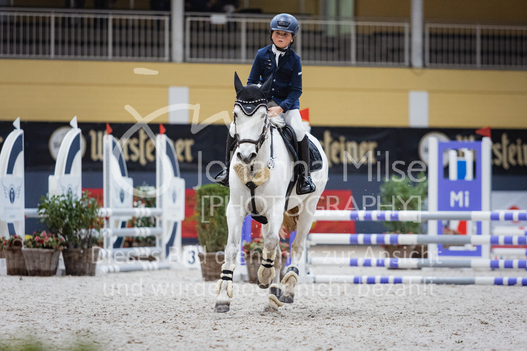 221112_Warstein_E-Stil-451 | Deine schönsten Turniermomente als professionelle Fotos! Entdecke hochwertige Pferdesport-Fotografie im Online-Shop. Jetzt Fotos finden & bestellen!