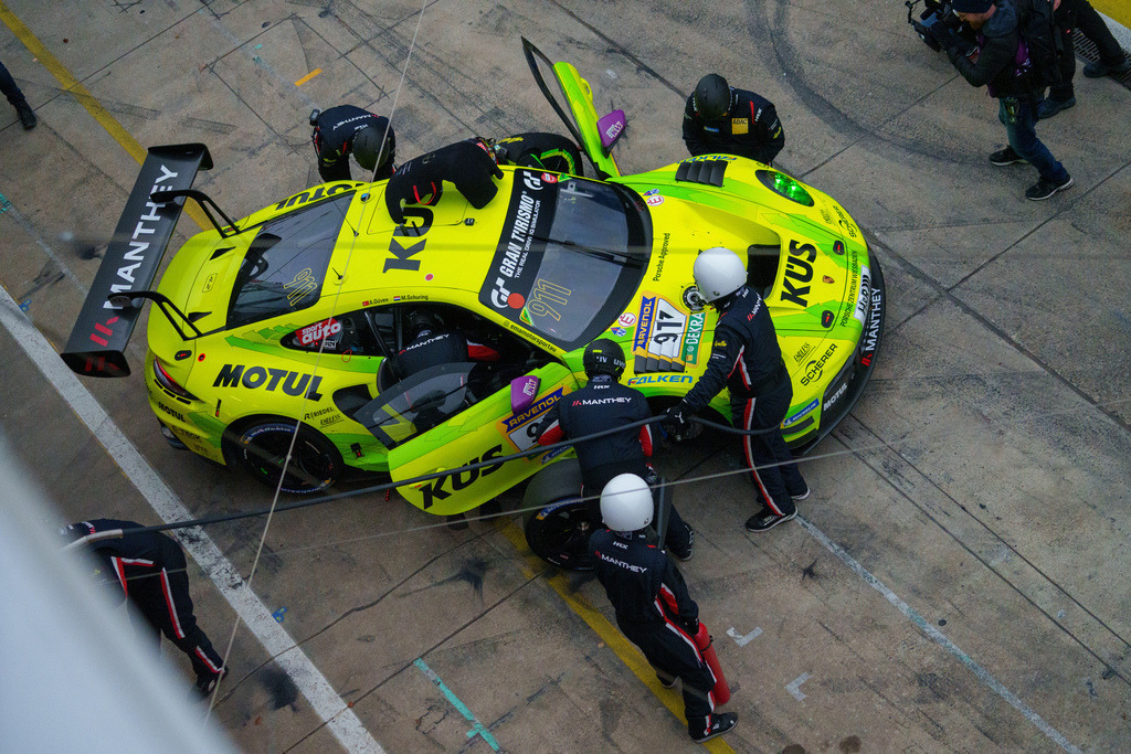 Nürburgring Langstrecken Serie (NLS) Saisonfinale | 16.11.2024 Nürburgring Langstrecken Serie (NLS) Saisonfinale, Nürburgring,Deutschland, Bild: #911  Ayhancan Güven und Morris Schuring im Porsche 911 GT3 R von Manthey EMA - Realisiert mit Pictrs.com