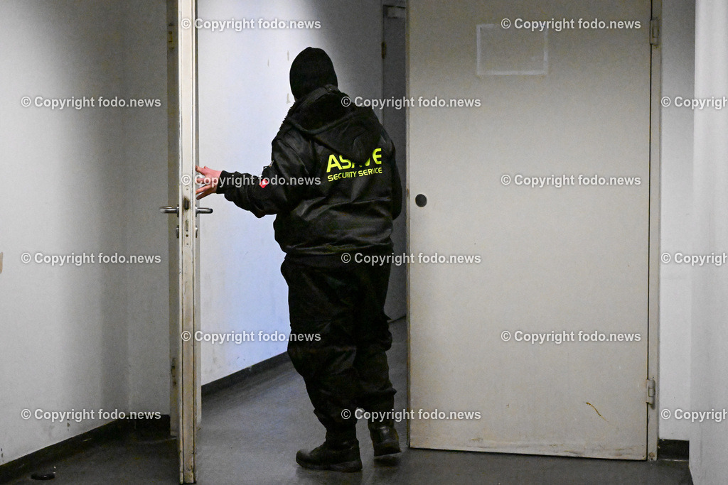 PVZ_ Postverteilerzentrum Linz_ Asylunterkunft_ 21.03.2023-3 | 21.03.20123, Postcity, PVZ, AUT, Postverteilerzentrum Linz, Asylunterkunft, im Bild ASVE Sicherheitsdienst