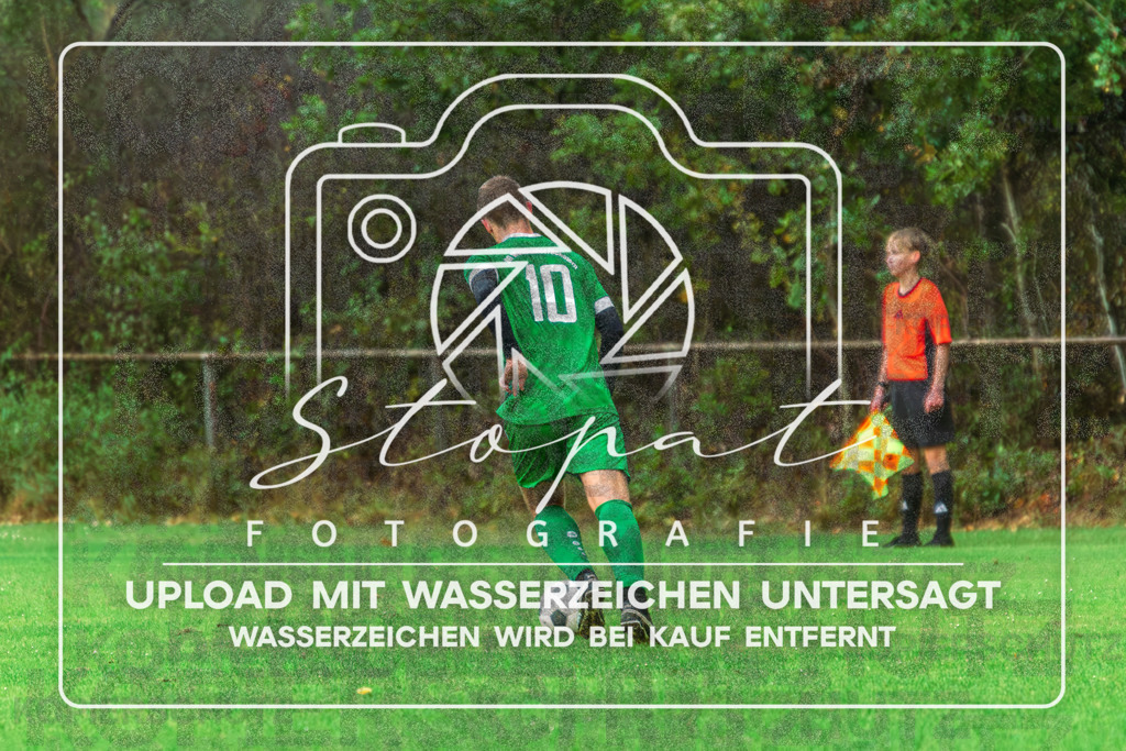 SGWFGFS-1061 | Laurent Von-Fintel (SG Wintermoor/Schuelern #10) beim Herren Kreisliga HK Spiel zwischen SG Schulern/Wintermoor und FG Fulde-Stellichte im Stadion Wintermoor, Schneverdingen (Simon Paul Stopat) - Realisiert mit Pictrs.com