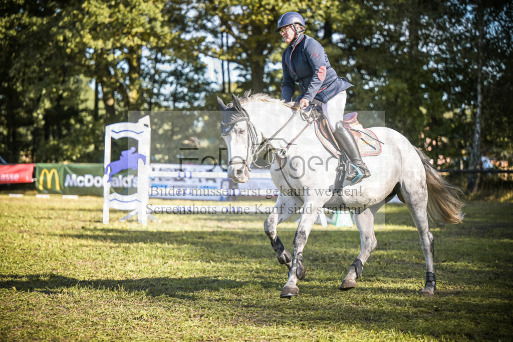 DOS_0811 | Entdecke hochwertige Reitturnierfotos von Foto Oger. Professionell, emotional und authentisch – jetzt Lieblingsmomente im Shop bestellen.Deutschlandweite Turnierfotografie. - Realisiert mit Pictrs.com