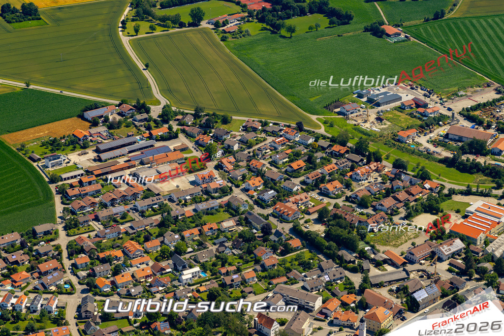 Aktuelles Luftbild von  Steinhöring - Die Luftaufnahme wurde 2022 mittels UL-Flugzeug erstellt ( keine Drohne ) - hochauflösende Kamera-Systeme von  Canon -Beste Qualität - Für grossformatige Ausdrucke geeignet. Die Geschenkidee !