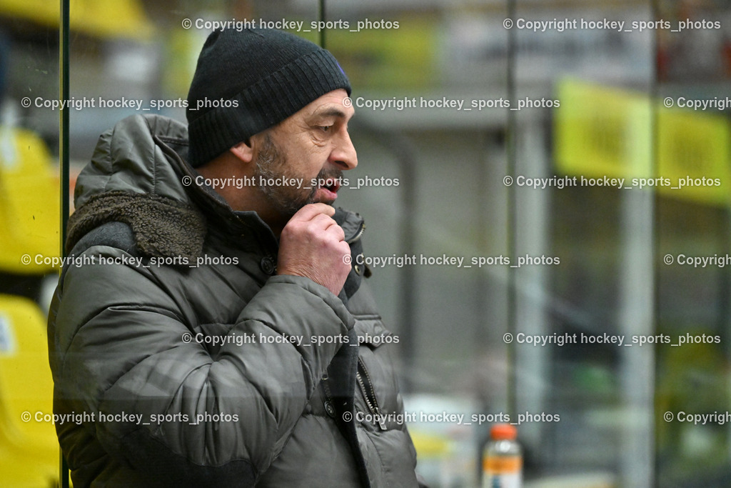 EC Kellerberg vs. EC Arnoldstein | Headcoach Tischner Wolfgang EC Kellerberg, EC Kellerberg vs. EC Arnoldstein, EC Kellerberg vs. EC Arnoldstein am 03.02.2025 in Villach (Stadthalle Villach), Austria, (Photo by Bernd Stefan)