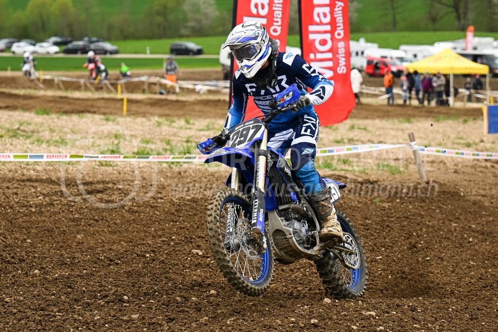 Motocross Schlatt bei Winterthur - 30. April 2023 | #297 Lieske Marco aus Utzenstorf (CH) auf Yamaha in der Kategorie Senioren am Motocross Schlatt bei Winterthur, 30. April 2023. 
Instagram: @mx_schlatt | @mc_wila | @sam_schweiz
Bild: Sportfotografie Markus Aeschimann | www.markus-aeschimann.ch - Realisiert mit Pictrs.com