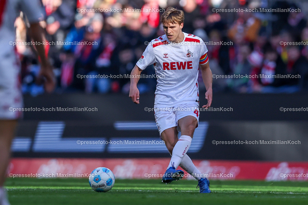 1FC30112401036 | 30.11.2024, Fußball, 1. FC Köln - Hannover 96, 2. Fußball Bundesliga, RheinEnergieSTADION, Saison 2024 2025: Timo Hübers (1.FC Köln #4)DFB regulations prohibit any use of photographs as image sequences and or quasi-video.