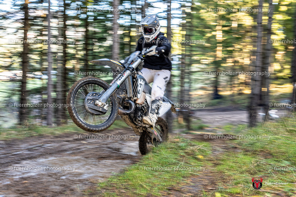 fuernholzer_251026-C1-20 | Fotografische Impressionen von der Red Stag Enduro Extreme by fuernholzer-photography.com. Endurosport in Österreich fotografisch festgehalten von fuernholzer. Auftragsfotografie für Private, Gewerbefotos und Industriefotografie. Eventfotografie, Sportfotografie und Motorsportfotografie. Anbieter von Fotoworkshops, Fototraining, fotografischen Vorträgen und Fotoseminaren.