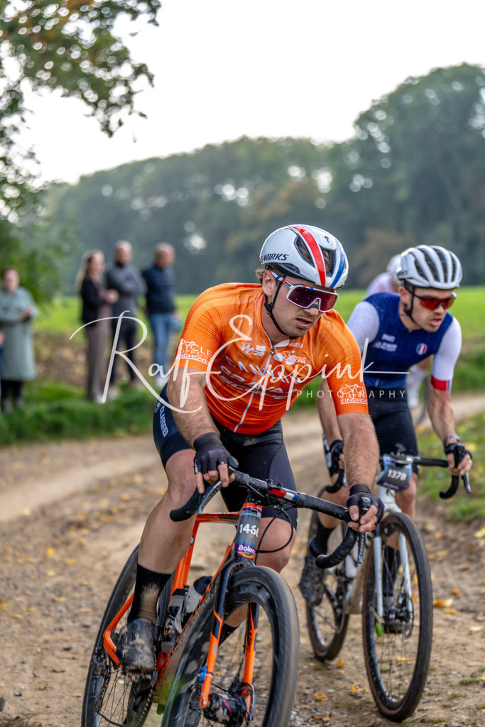 Ralf Eppink Photography 20251012_DSC02651 | Sportfotografie, Eventfotografie, Porträtfotografie, Radsport Fotograf, Triathlon Fotograf, Düsseldorf Fotograf, Köln Fotograf, Actionfotografie, Teamfotografie, Peoplefotografie, Business Portraits, Veranstaltungsfotografie, Reportagefotografie - Realisiert mit Pictrs.com