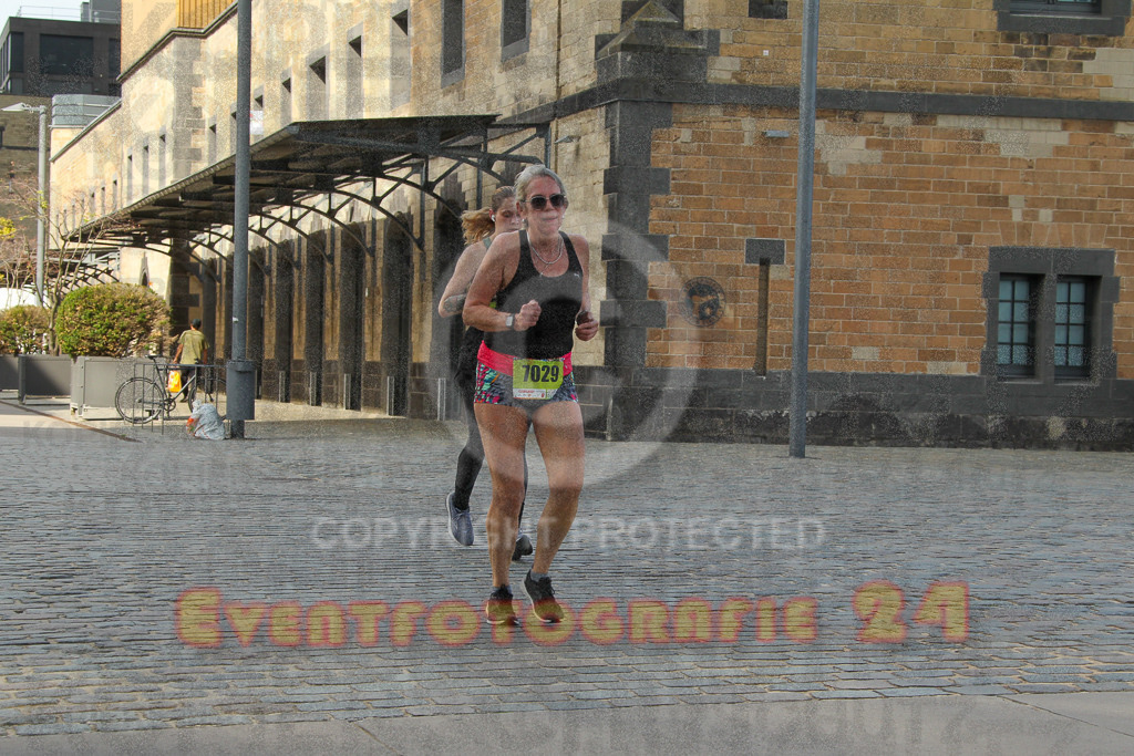 250920_1501_EV4_7892 | Sportfotografie im Rhein-Sieg Kreis, Köln, Bonn, NRW, Rheinland Pfalz, Hessen, etc. Unser Tätigkeitsfeld umfasst den Laufsport vom Volkslauf über den Marathon, Duathlon, Triathon bis zum Ultralauf wie Kölnpfad Ultra oder Schindertrail.