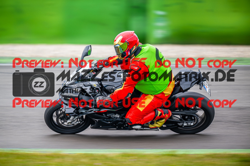 MaZZes_FotoMatrix_230410_4543 | INST