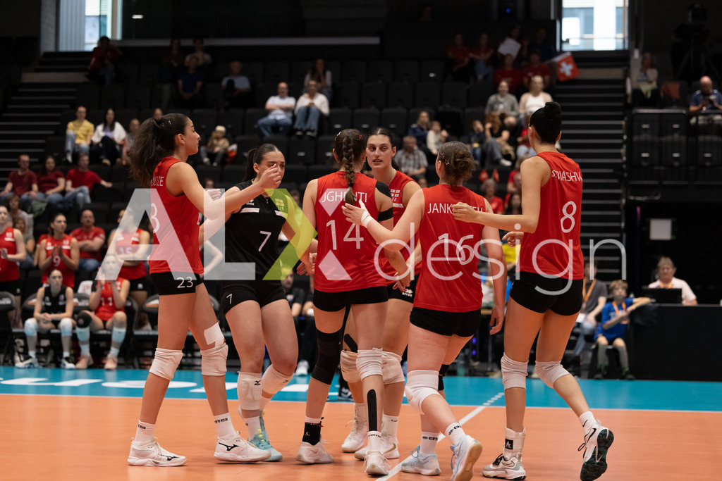 Georgia v Switzerland - CEV European League Women | KRIENS, SWITZERLAND - JUNE 12: Players of Georgia Celebrating during the CEV European League match between Georgia and Switzerland at Pilatus Arena on June 12, 2026 in Kriens, Switzerland. - Realisiert mit Pictrs.com