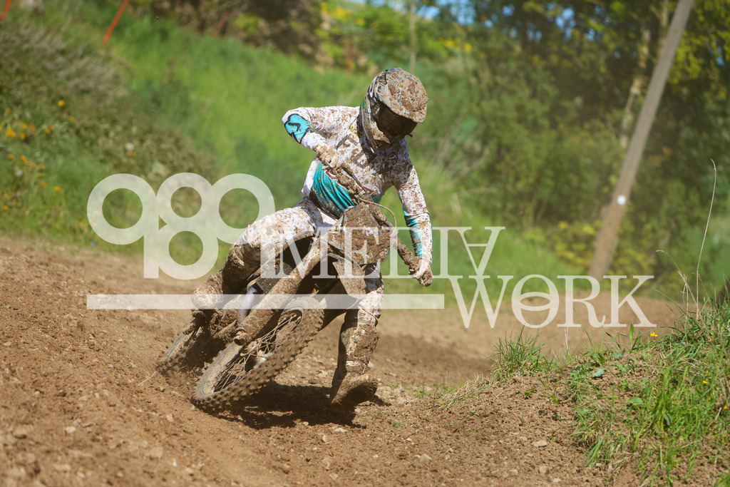 5E6A7462 | 989 MEDIAWORK