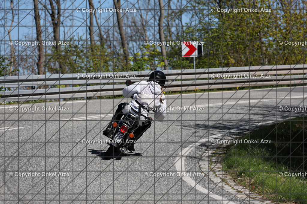 IMG_7104 | Fotograf am Kyffhäuser. Onkel Atze. Kyffhäuser Rennstrecke. Café36. Motorsportfotografie. - Realisiert mit Pictrs.com