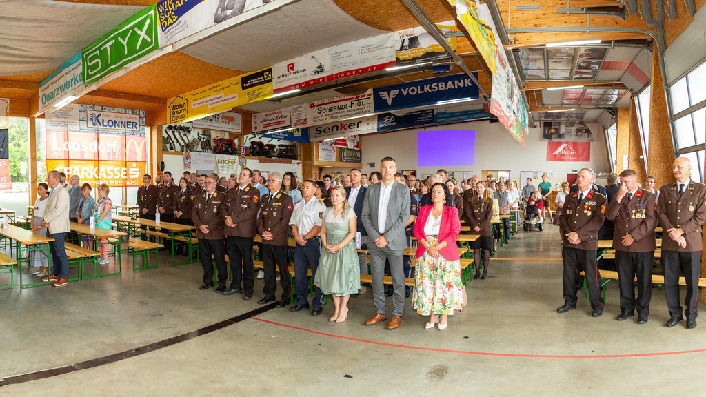 03_Festmesse_003 | Fotodoku der Festmesse im FF-Haus Loosdorf anlässlich der Fahrzeugweihe und in Dienststellung der neuen Einsatzfahrzeuge der FF-Loosdorf.