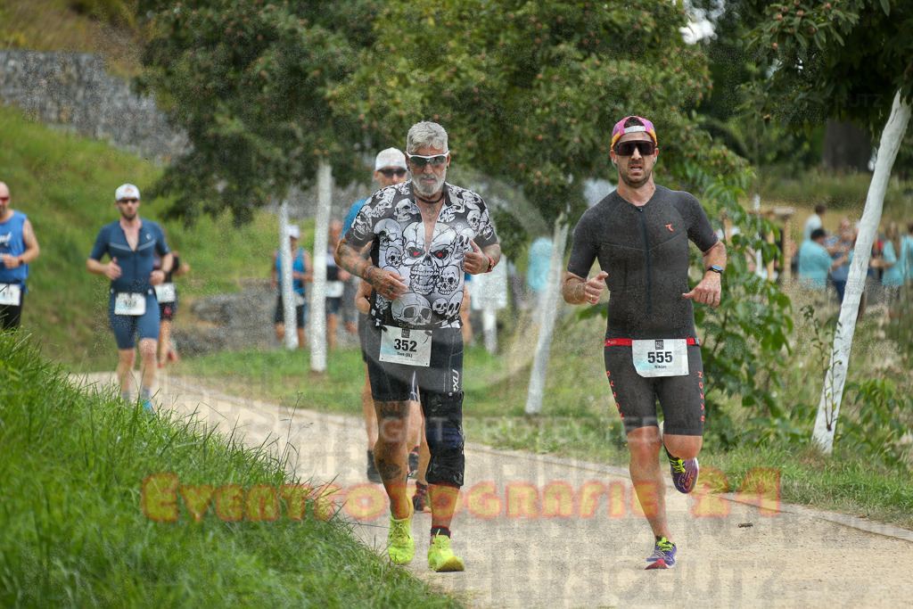 250824_1352_EX1_4073 | Sportfotografie im Rhein-Sieg Kreis, Köln, Bonn, NRW, Rheinland Pfalz, Hessen, etc. Unser Tätigkeitsfeld umfasst den Laufsport vom Volkslauf über den Marathon, Duathlon, Triathon bis zum Ultralauf wie Kölnpfad Ultra oder Schindertrail.