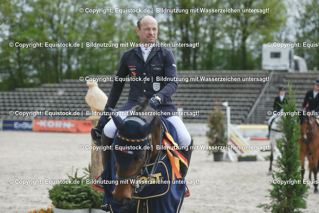 20230514_CCI4_Springen_0436 | equistock