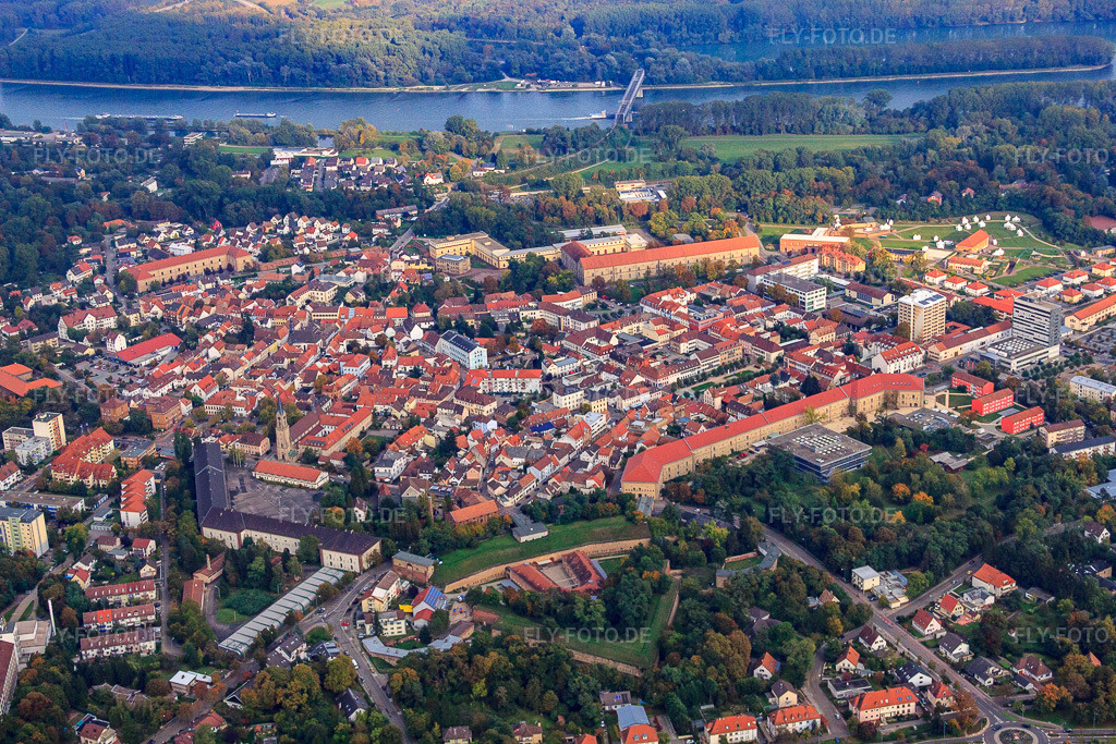 Luftbild: Unicampus FTSK Germersheim in Germersheim im Bundesland Rheinland-Pfalz in Deutschland. Foto: IMG_60161.jpg vom 08.10.2013 durch Werner Riehm/FLY-FOTO.deFachbereich 06 - FTSK