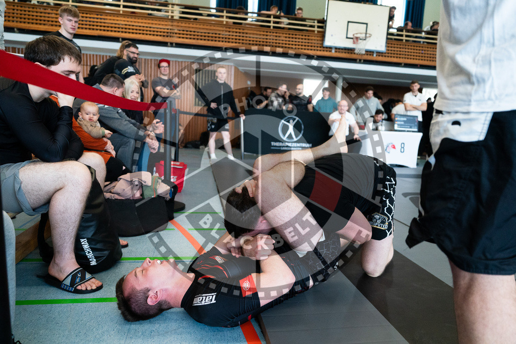 20251129PBB6621 | Fighters compete during the luta livre competition ILLCS XI winter edition on November 29, 2025 in Hannover, Germany.