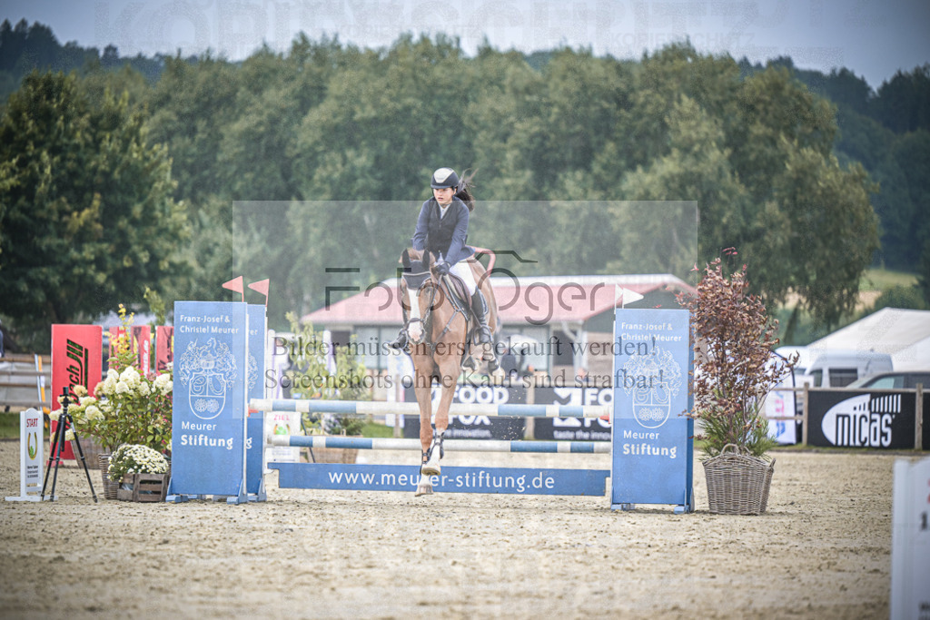DOS_0795 | Entdecke hochwertige Reitturnierfotos von Foto Oger. Professionell, emotional und authentisch – jetzt Lieblingsmomente im Shop bestellen.Deutschlandweite Turnierfotografie. - Realisiert mit Pictrs.com