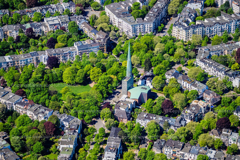 Hamburg_Winterhude_Klosterstern_Hauptkirche_St_Nikolai_ELS_3564010525_Kopie | HAMBURG 01.05.2025 Kirchengebäude Hauptkirche St. Nikolai am Klosterstern am Harvestehuder Weg im Ortsteil Harvestehude in Hamburg, Deutschland. Weiterführende Informationen bei: Hauptkirche St. Nikolai. // Church building Hauptkirche St. Nikolai on Klosterstern in the district Harvestehude in Hamburg, Germany. Further information at: Hauptkirche St. Nikolai. Foto: Martin Elsen