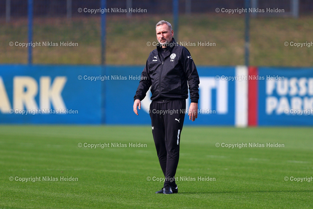 NH_HolsteinKiel_Training_10032026 | Tim Walter (Trainer, Holstein Kiel)Fußball I Herren I Training I Saison 2025-2026 I Holstein Kiel I 10.03.2026 I Citti-Fußballpark