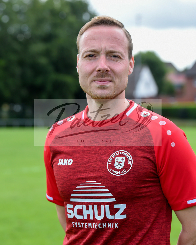 TEAWAL20200823_0010 | Fussball, Herren:   bei der bei der Team Presentation vom TSV Wallenhorst auf der Sportanlage an der Kaisereiche am 23.08.2020 in Wallenhorst, Deutschland. - Realisiert mit Pictrs.com