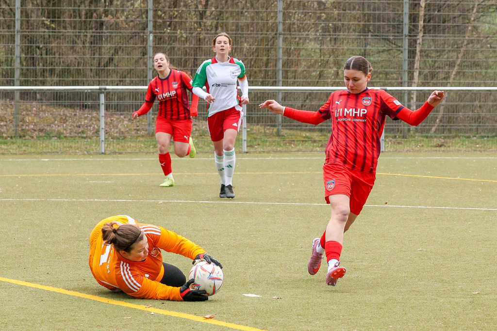 WASFCH_260321_3785 | SGM DJK Wasseralfingen/Neuler vs. 1.FC Heidenheim 1846 II, Fußball, Frauen, Bezirksliga, 2025/2026, 13. Spieltag, 21.03.2026 in Wasseralfingen, Kunstrasen Bürgle(Foto: Michael Bulling) - Realisiert mit Pictrs.com