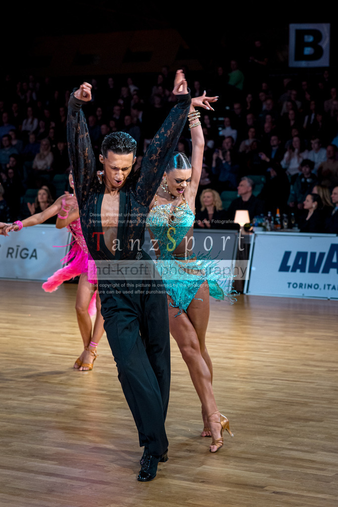 20251213_Baltic-GP_1730-2 | Tanzsportbilder, Standardtanz, Lateintanz, WDSF, DTV, LTVB, dancecomp, goc, hessen tanzt, blaues band der spree, walzer, tango, wiener walzer, slowfox, quickstepp, samba, rumba, cha-cha-cha, paso doble. jive, hd-kroft photography, turniertanzsport