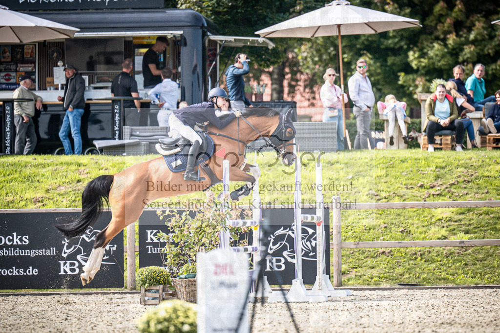 DOS_0395 | Entdecke hochwertige Reitturnierfotos von Foto Oger. Professionell, emotional und authentisch – jetzt Lieblingsmomente im Shop bestellen.Deutschlandweite Turnierfotografie. - Realisiert mit Pictrs.com