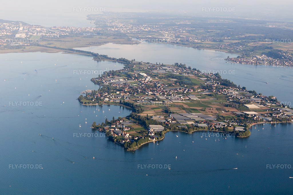 Luftbild: Insel Reichenau am Untersee im Ortsteil Niederzell in Reichenau im Bundesland Baden-Württemberg in Deutschland. Foto: IMG_094357.jpg vom 27.08.2016 durch Werner Riehm/FLY-FOTO.de